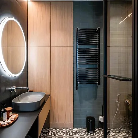 Beautiful With Designer Repair Apartment *