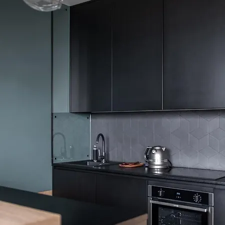 Apartment Beautiful With Designer Repair *